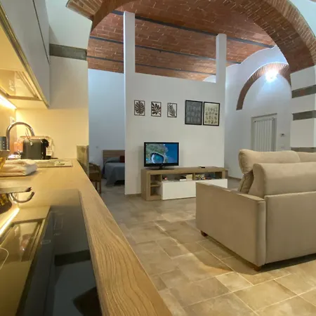 Tuscany Apartment *